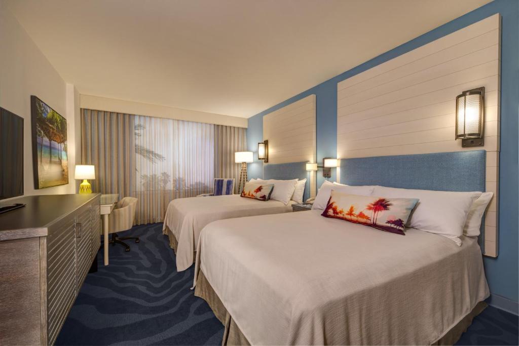 Universal’s Loews Sapphire Falls Resort Themed hotels disney world